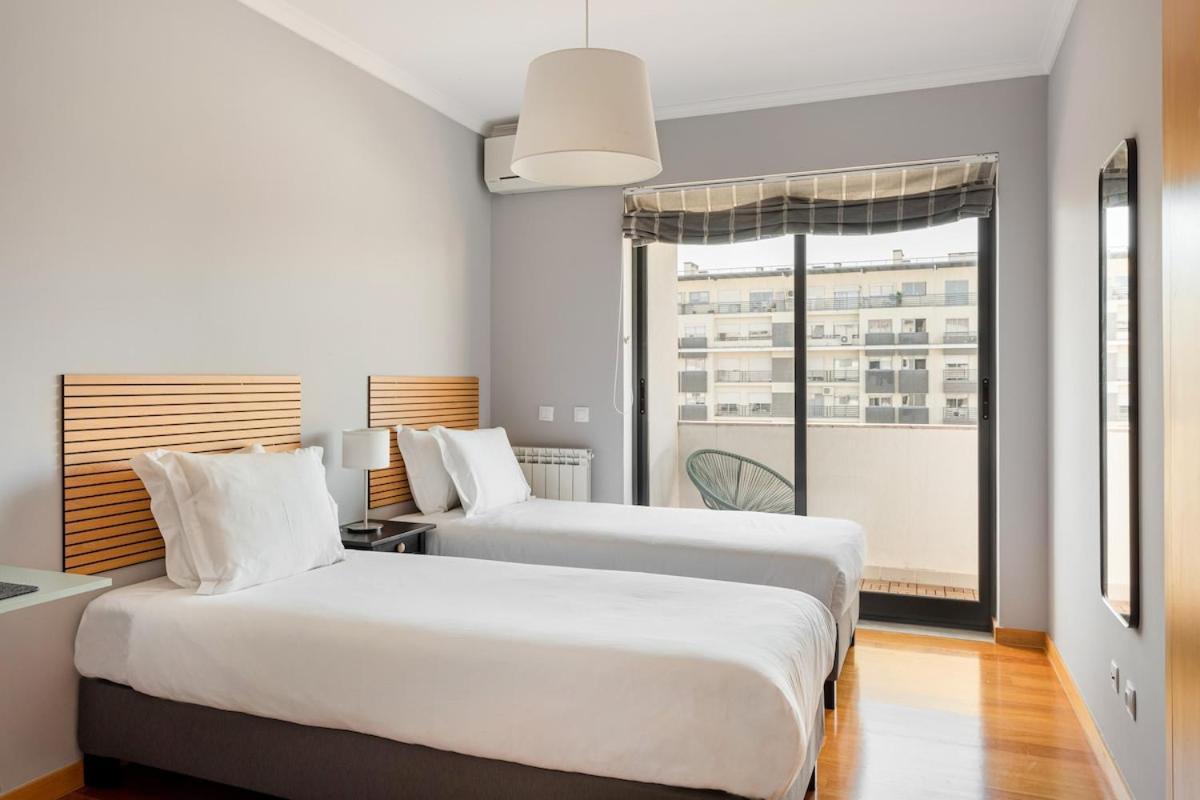 Elegant Flat In Benfica - 10 Min To Center Apartamento