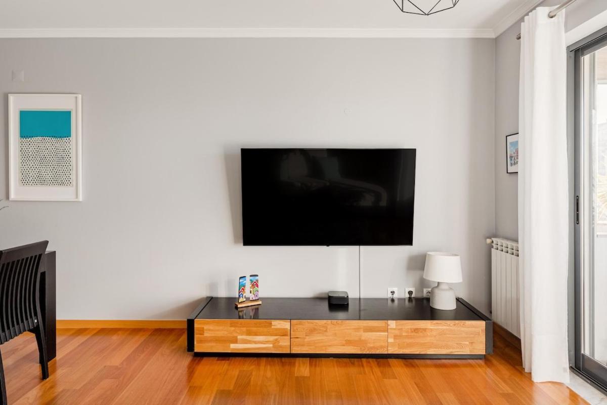 Elegant Flat In Benfica - 10 Min To Center Lisboa