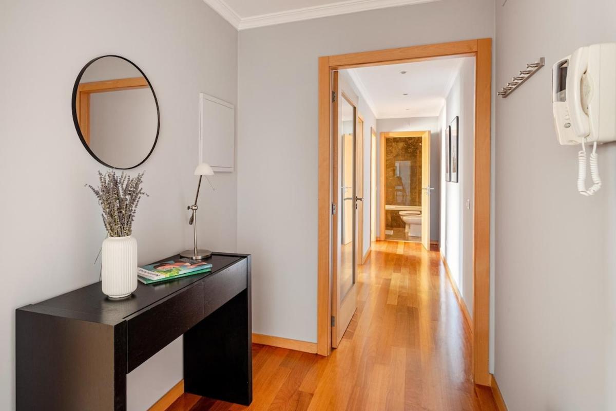 Elegant Flat In Benfica - 10 Min To Center Apartment Lisbon