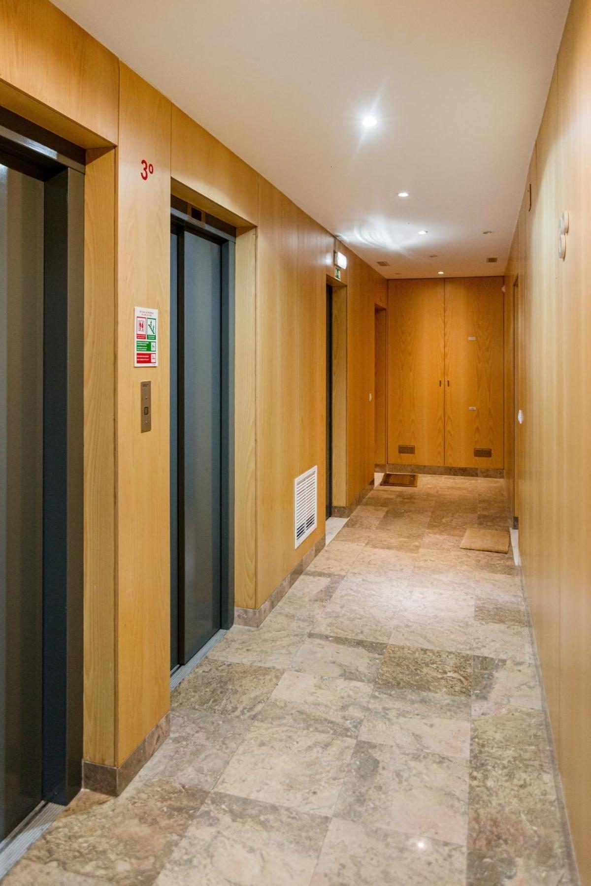 Elegant Flat In Benfica - 10 Min To Center * Lisbon