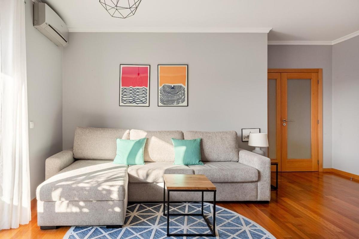 Elegant Flat In Benfica - 10 Min To Center Apartamento
