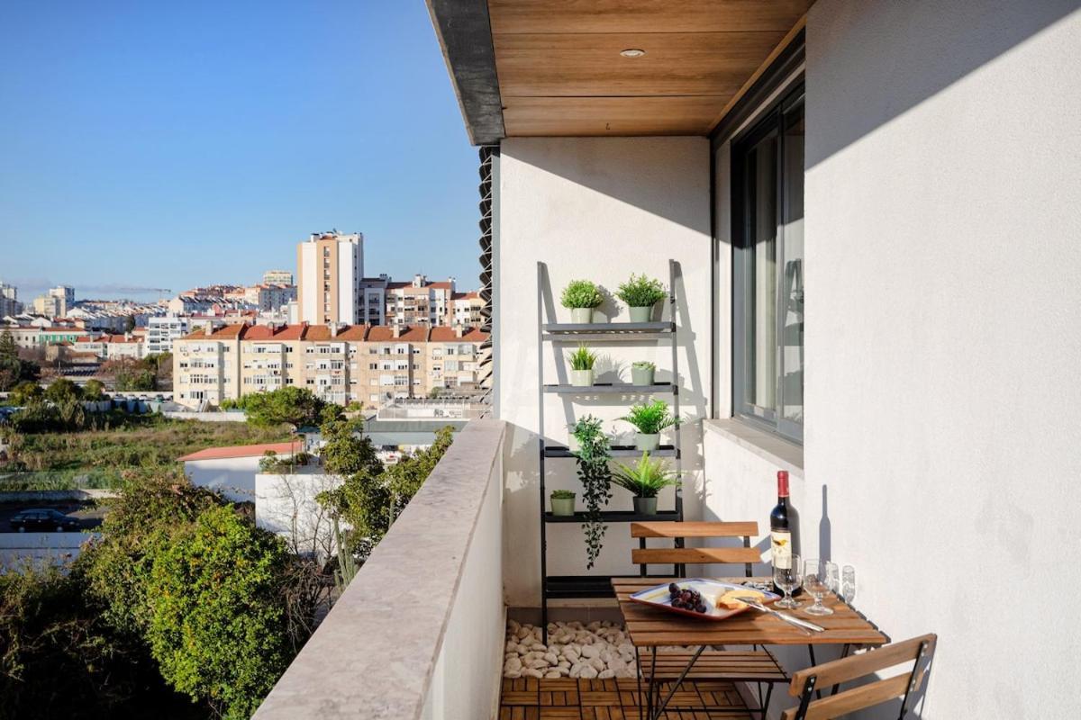 Elegant Flat In Benfica - 10 Min To Center Lisboa