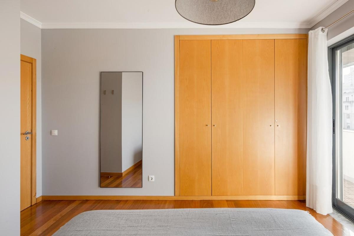 Elegant Flat In Benfica - 10 Min To Center Apartamento
